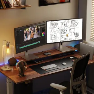 ALOGIC Clarity Max 32-tommers UHD 4K-skjerm vist i et kreativt arbeidsoppsett med to skjermer