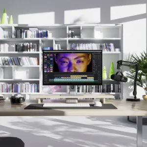 ALOGIC Clarity 5K Touch -näyttö työpöydällä, näytöllä videoeditointityötila sekä näppäimistö ja hiiri