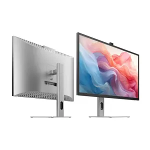 ALOGIC Clarity Max 32-tuumainen 4K-kosketusnäyttö hopeanvärisenä, kuvattuna edestä ja takaa yläreunaan kiinnitetyn verkkokameran kanssa.
