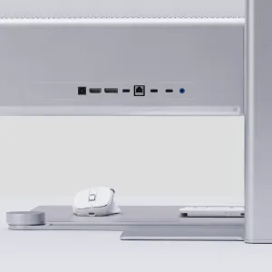 Rückansicht des Alogic EDGE 34-Zoll-Ultrawide-Monitors mit USB-C-Hub-Anschlüssen, HDMI, Ethernet und Audioanschluss