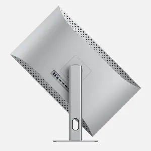 ALOGIC Clarity 27-tommer sølvfarvet UHD 4K-skærm set bagfra med fod og forsænkede USB-C-, HDMI- og USB-A-porte