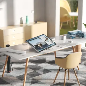 Alogic Aspekt 32 tuuman taitettava jalusta, joka tukee näyttöä kallistetussa ergonomisessa työpöytäasennossa