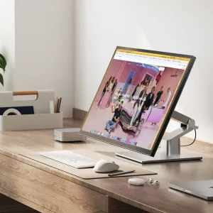 ALOGIC Clarity 32-Zoll-6K-Touchscreen-Monitor auf einem verstellbaren Klappständer in einem Desktop-Setup