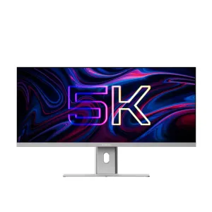 ALOGIC Edge 5K -ultralaajakuvamonitori hopeisena, jossa on ohut kehys ja jalusta, esitetty värikkäällä 5K-näyttögrafiikalla