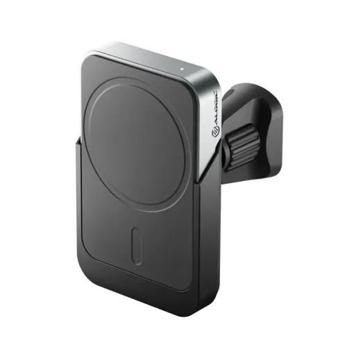 ALOGIC bilholder med rektangulær ladeplate, sirkulær MagSafe-overflate, LED-indikator og ventilbrakett med urskive og logo.