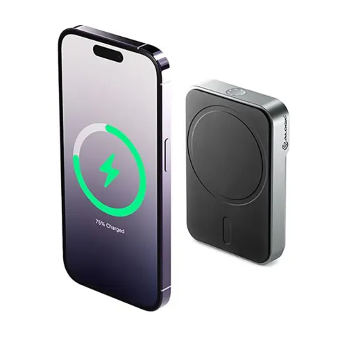 Alogic MagSafe-powerbank, der oplader en smartphone, med 75 % opladet vist på skærmen
