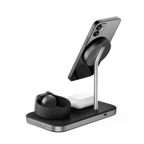 3‑i‑1 trådlös laddningsstation med magnetfäste för telefon på stång, laddpuck för klocka, yta för hörlurar och USB‑C‑port.