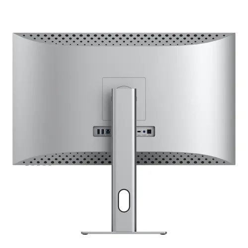 ALOGIC Clarity 27" bakskjerm med sølvfarget bakside, lett buet, ventilasjonshull, midtstativ og porter i midten.