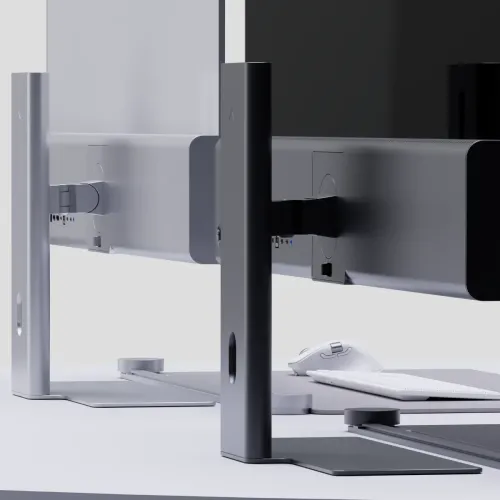 ALOGIC EDGE 40 colių itin platūs ekranai, į kuriuos žiūrima iš galo, su plonais stovais, galiniais USB, HDMI, DP ir eterneto prievadais iš eilės.