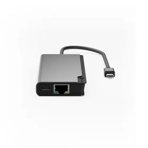 Kompakt rymdgrå USB‑C-docka med fast kabel, front med USB‑C-port och Ethernetport med lysdioder, rektangulär låg profil.