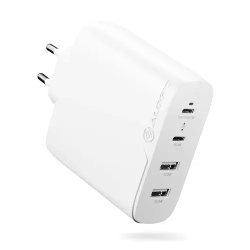 Vit väggladdare från ALOGIC med EU-kontakt, sned sedd front med två USB‑C‑portar, två USB‑A‑portar och liten LED‑indikator.