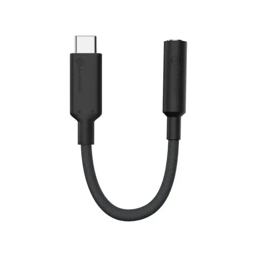 USB-C til 3,5 mm lydadapter i svart, kort, flettet kabel med USB-C hann til venstre og 3,5 mm hunn til høyre i U-form.