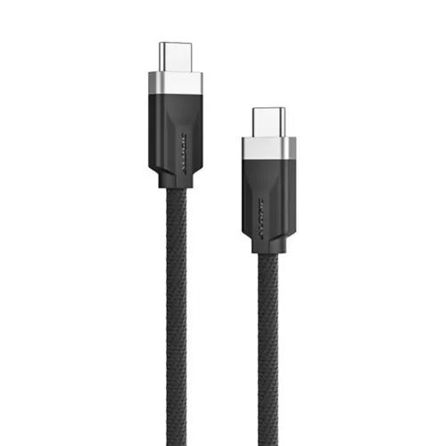 Tamsiai pilkos spalvos pintas USB-C ir USB-C kabelis su dviem USB-C jungtimis metalinėse įvorėse, pavaizduotas šalia vienas kito baltame fone.